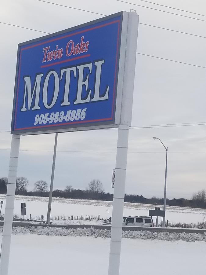 Twin Oaks Motel Orono Extérieur photo
