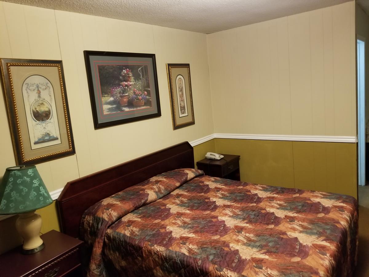 Twin Oaks Motel Orono Extérieur photo